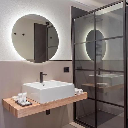 Mem And מלון דירות פולה