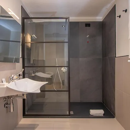 Ξενοδοχείο με διαμερίσματα Mem And